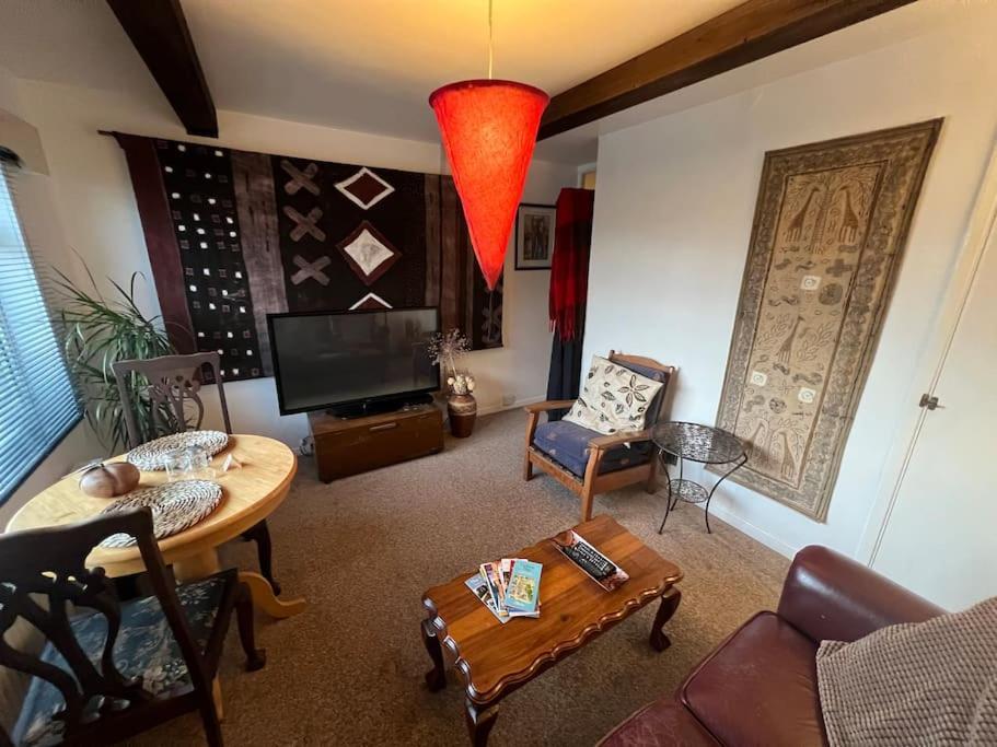 Cosy Private Accommodation In Corsham, Near Bath Eksteriør billede